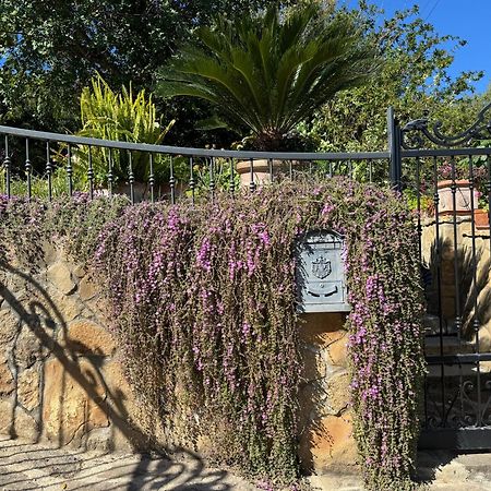 Villa Dei Fiori - Casa Vacanza Capoterra Bagian luar foto