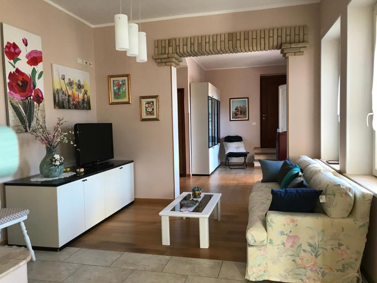 Villa Dei Fiori - Casa Vacanza Capoterra Bagian luar foto