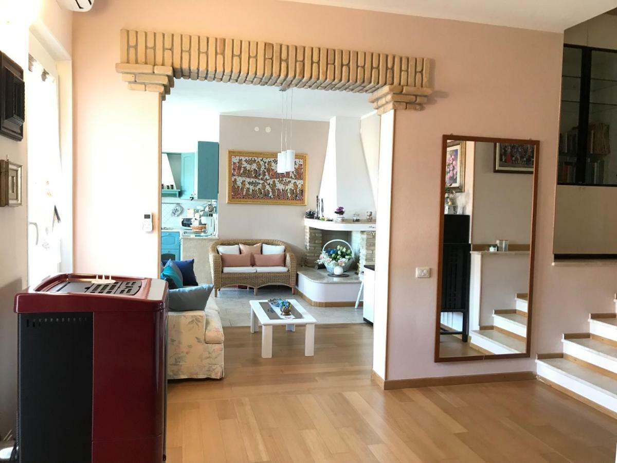 Villa Dei Fiori - Casa Vacanza Capoterra Bagian luar foto