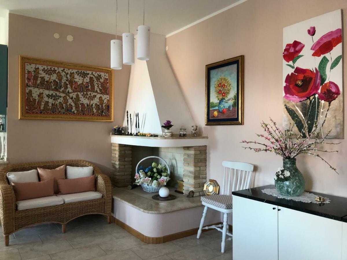 Villa Dei Fiori - Casa Vacanza Capoterra Bagian luar foto